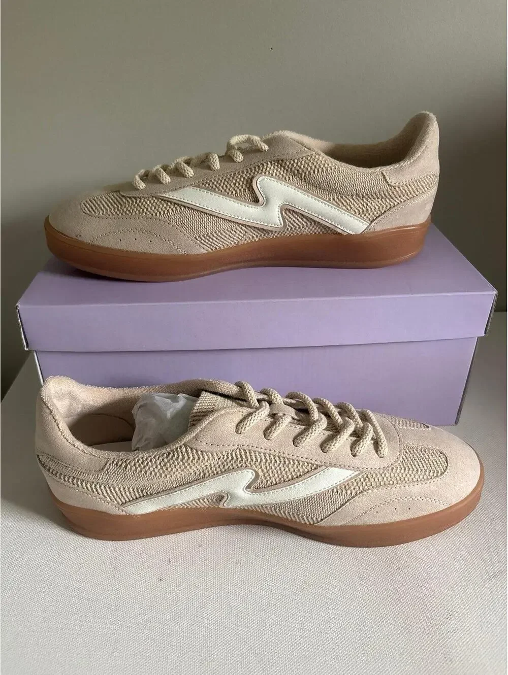 Madden Girl Women's Giia Lace-up Gum Sole Sneaker